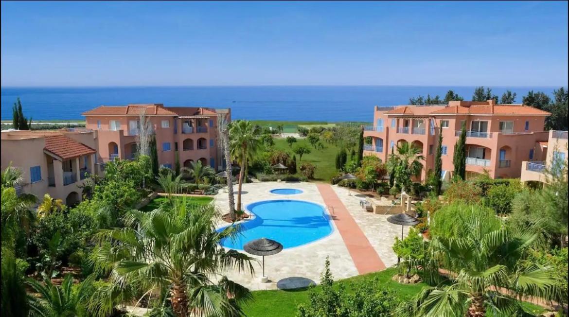 Grosses Apartment In Idyllischer Anlage, Strandnah ماندريا المظهر الخارجي الصورة