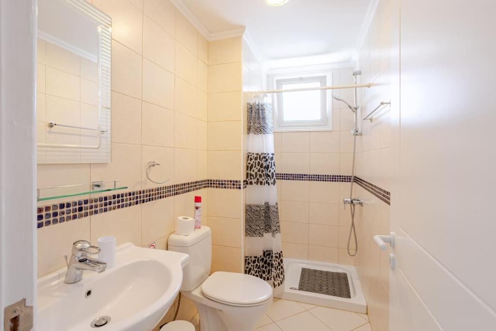 Grosses Apartment In Idyllischer Anlage, Strandnah ماندريا المظهر الخارجي الصورة
