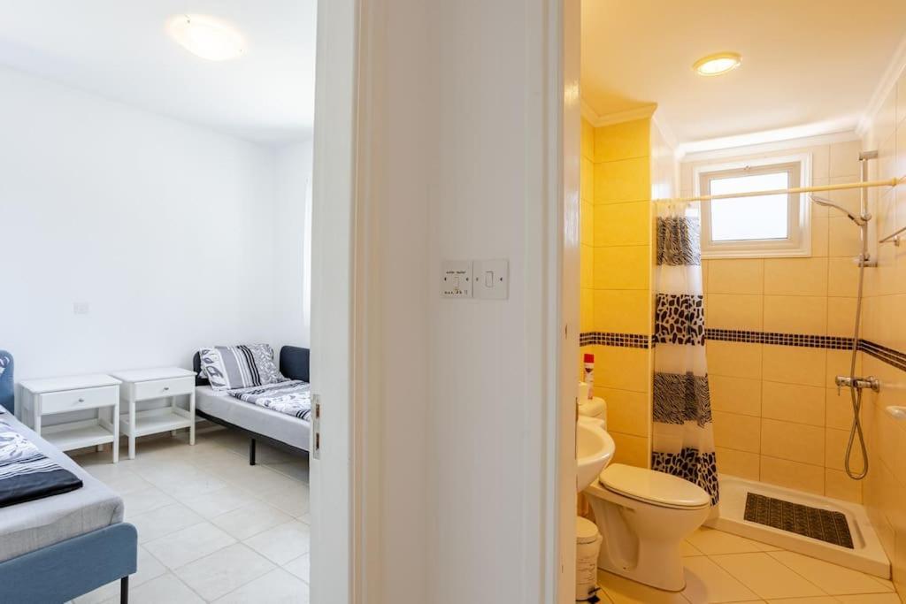 Grosses Apartment In Idyllischer Anlage, Strandnah ماندريا المظهر الخارجي الصورة